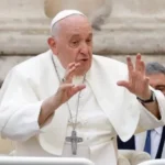 Pope Francis gestures as he leaves after the weekly general audience, in Saint Peter's Square at the Vatican, November 15, 2023. REUTERS/Remo Casilli Acquire Licensing Rights